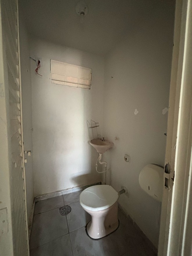 ALUGA-SE: CASA NA AV. ORLANDO RODRIGUES DA CUNHA BAIRRO ABADIA