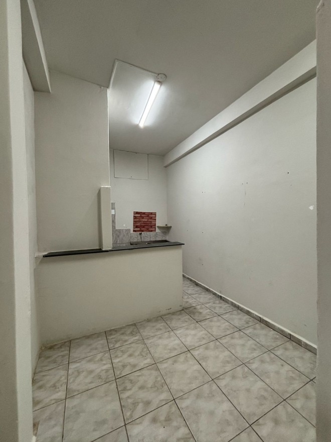 ALUGA-SE: CASA NA AV. ORLANDO RODRIGUES DA CUNHA BAIRRO ABADIA