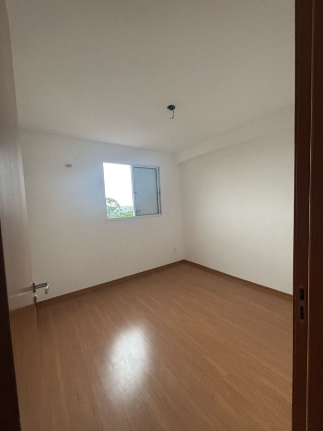 ALUGA-SE: APARTAMENTO NO CONDOMÍNIO BRISAS DO LAGO