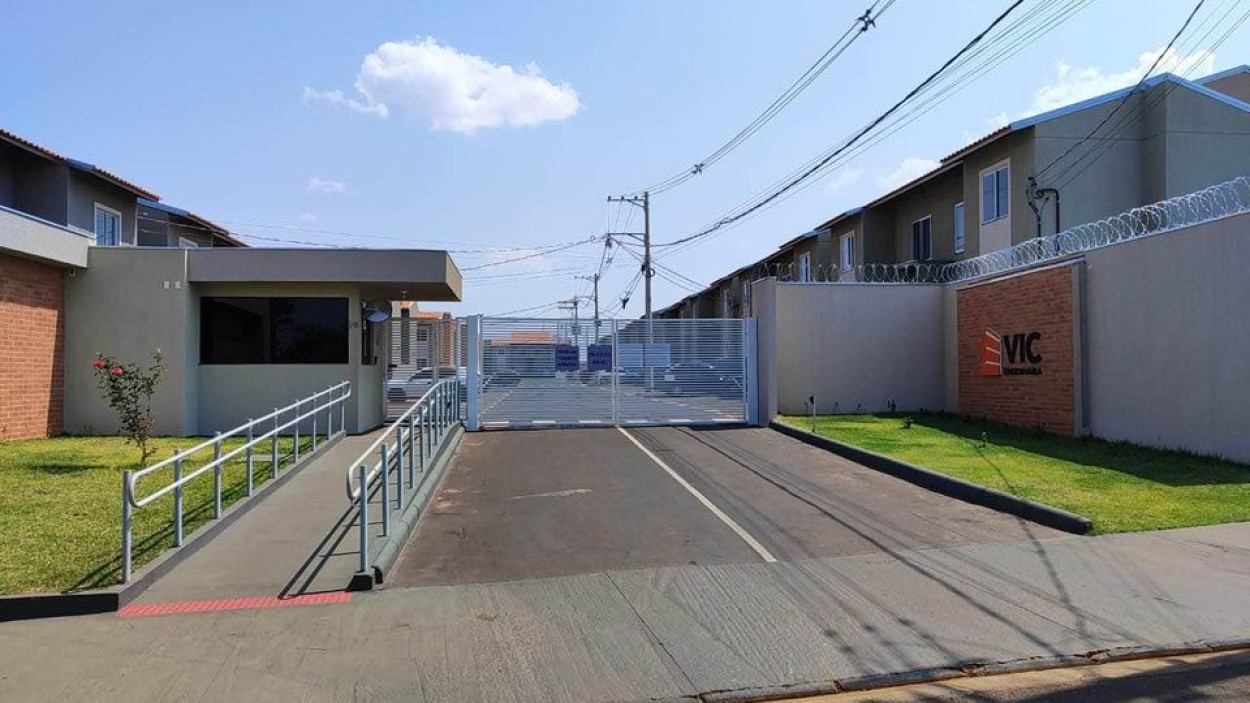 ALUGA-SE APTO NO BAIRRO VALIM DE MELO COND VIC BILBAO