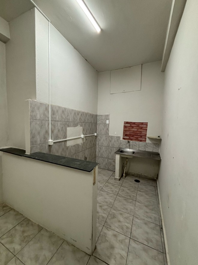 ALUGA-SE: CASA NA AV. ORLANDO RODRIGUES DA CUNHA BAIRRO ABADIA