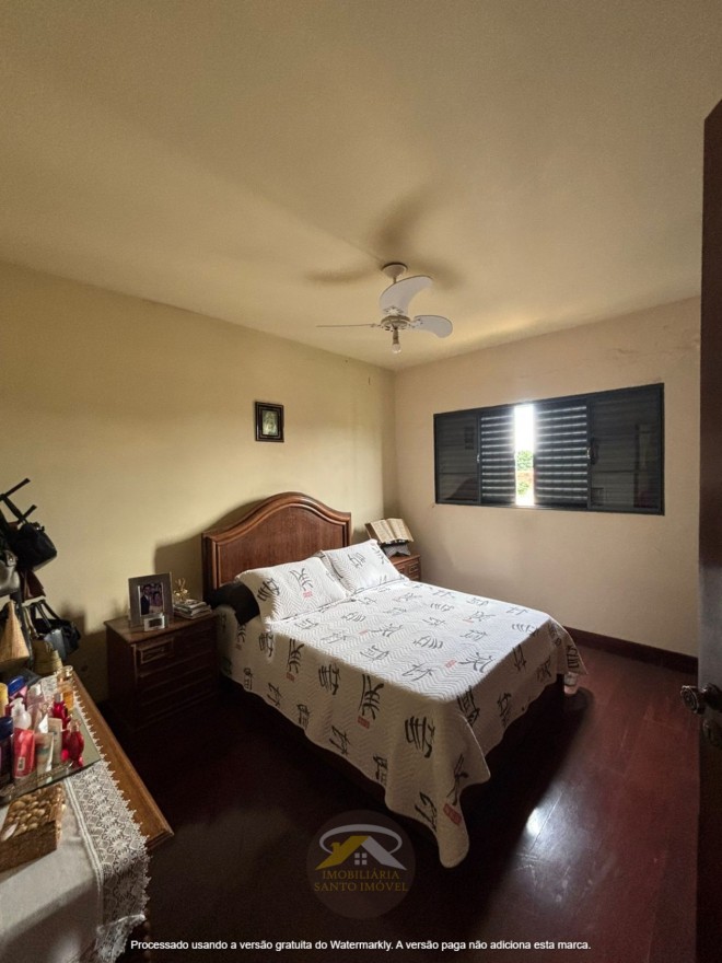 VENDE-SE: APARTAMENTO COM SACADA DISPONIVEL NO BAIRRO FABRICIO