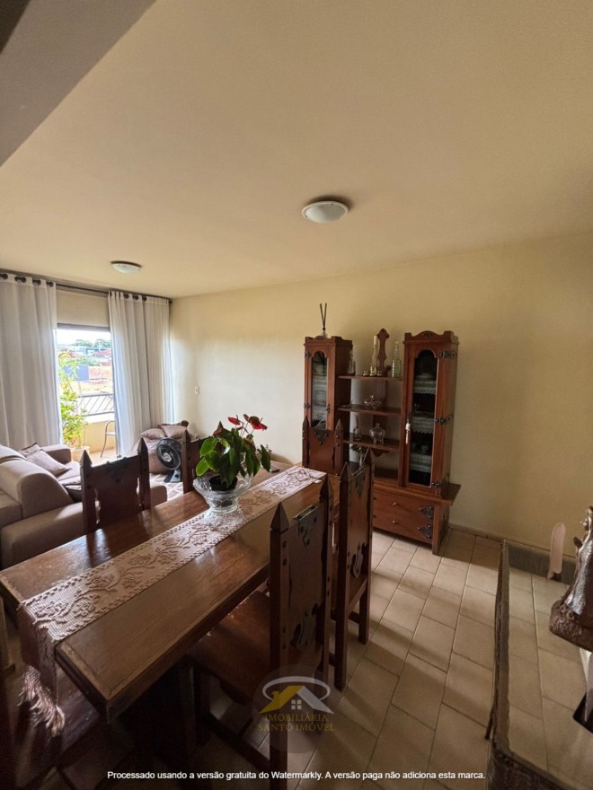 VENDE-SE: APARTAMENTO COM SACADA DISPONIVEL NO BAIRRO FABRICIO