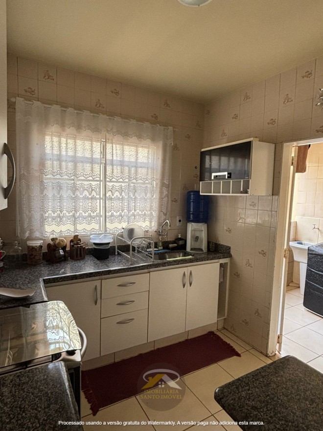 VENDE-SE: APARTAMENTO COM SACADA DISPONIVEL NO BAIRRO FABRICIO