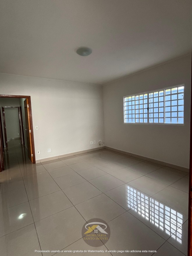 VENDE-SE CASA COM VARANDA GOURMET NO BAIRRO NENE GOMES
