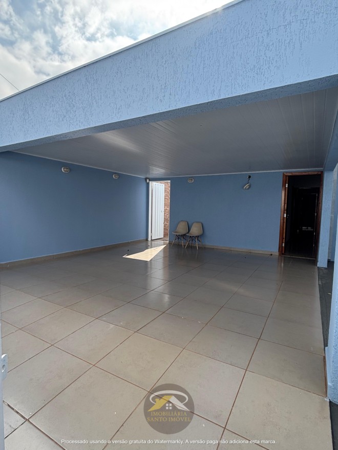 VENDE-SE CASA COM VARANDA GOURMET NO BAIRRO NENE GOMES