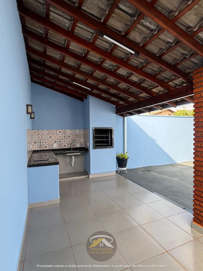 VENDE-SE CASA COM VARANDA GOURMET NO BAIRRO NENE GOMES