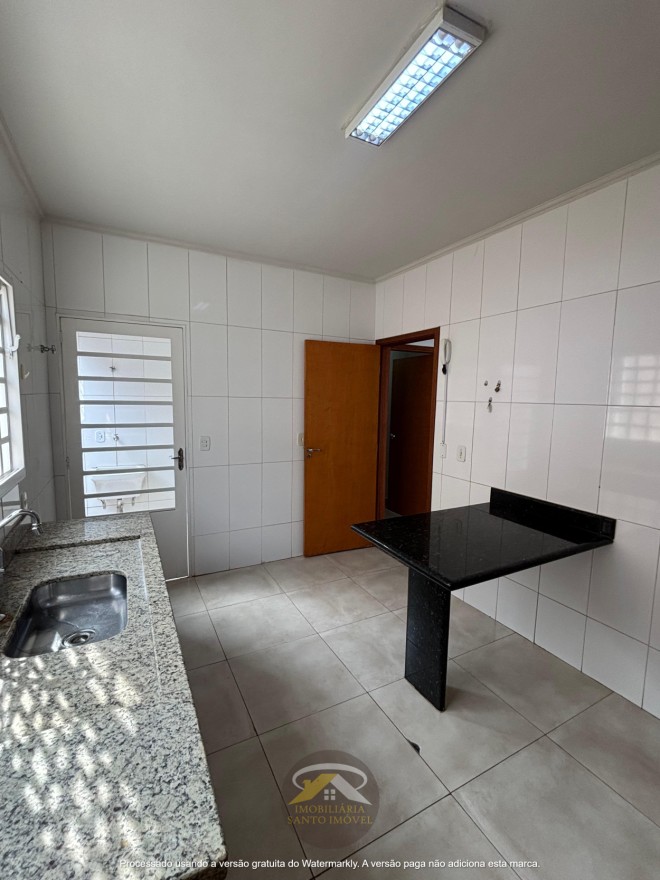 VENDE-SE CASA COM VARANDA GOURMET NO BAIRRO NENE GOMES