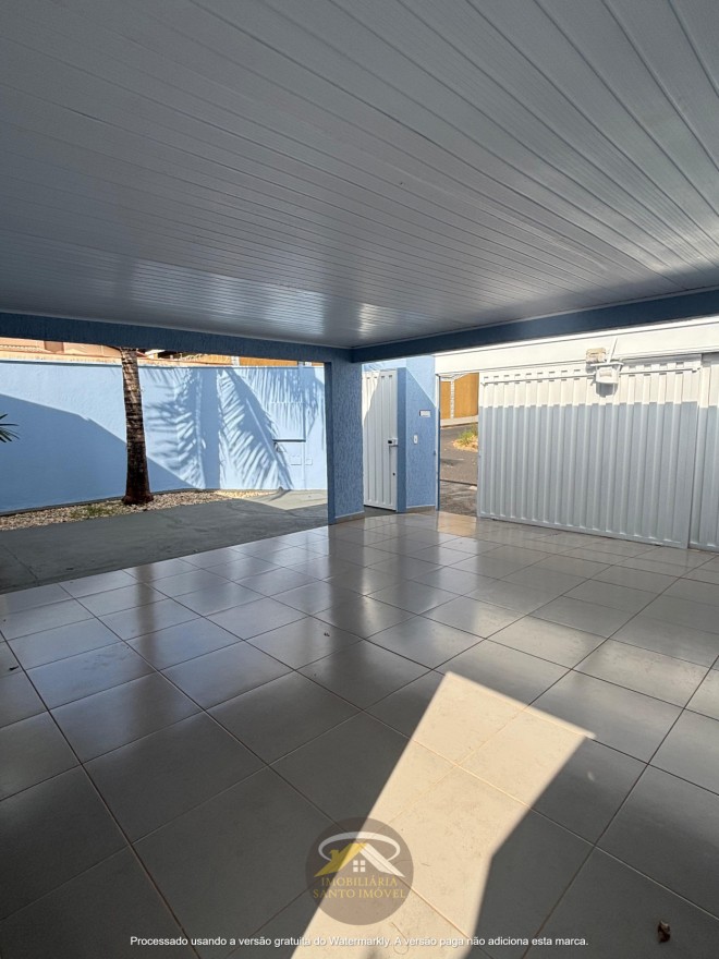 VENDE-SE CASA COM VARANDA GOURMET NO BAIRRO NENE GOMES