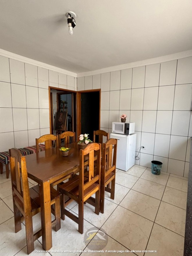 CASA CONSERVADA DISPONÍVEL PARA VENDA NO BAIRRO LEBLON