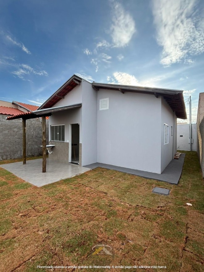 CASA COM FINO ACABAMENTO DISPONÍVEL PARA VENDA NO BAIRRO JD ESPANHA