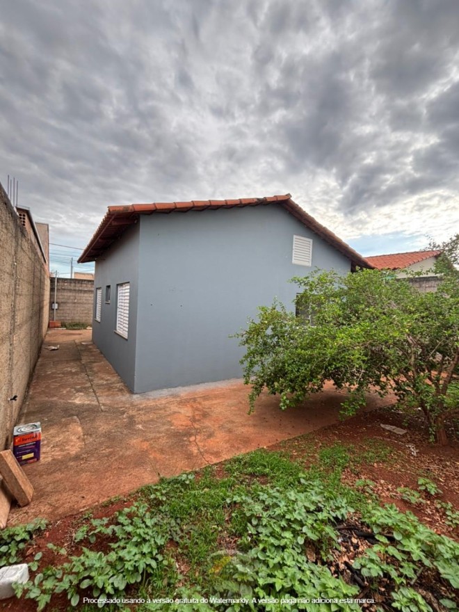 CASA BEM CONSERVADA DISPONÍVEL PARA VENDA NO BAIRRO COLIBRI