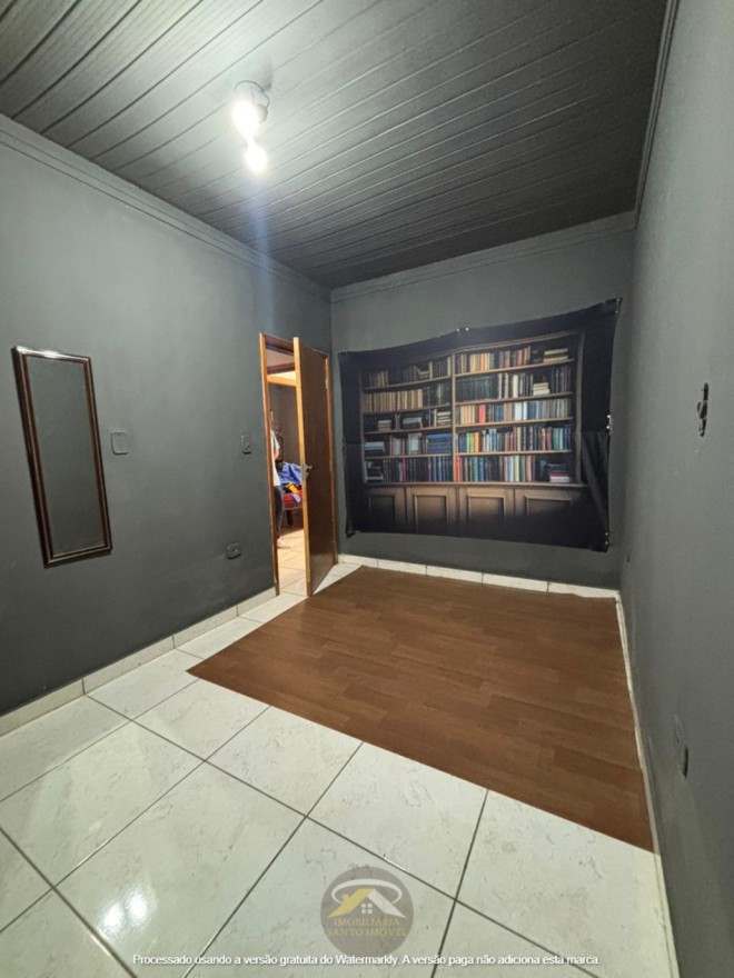 CASA CONSERVADA DISPONÍVEL PARA VENDA NO BAIRRO LEBLON