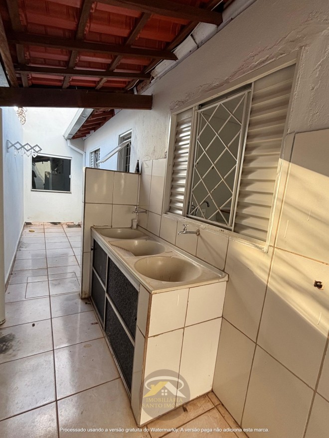 CASA COM TRÊS QUARTOS DISPONÍVEL PARA VENDA NO BAIRRO UBERABA 1.