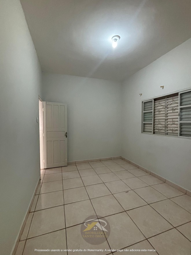 CASA COM TRÊS QUARTOS DISPONÍVEL PARA VENDA NO BAIRRO UBERABA 1.