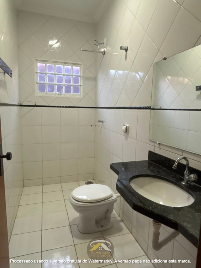 VENDE-SE EXCELENTE CASA NO BAIRRO VALIM DE MELO