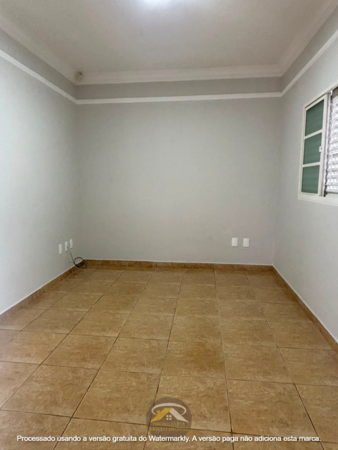 VENDE-SE EXCELENTE CASA NO BAIRRO VALIM DE MELO