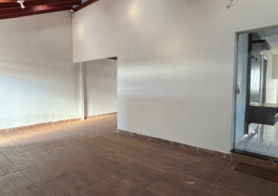 CASA COM TRÊS QUARTOS DISPONÍVEL PARA VENDA NO BAIRRO UBERABA 1.